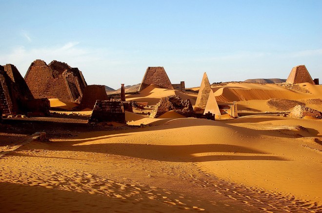 pyramids-nubian-desert_1