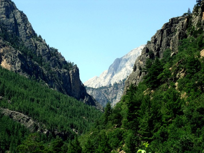 Anti-Taurus_Mountains_-_panoramio