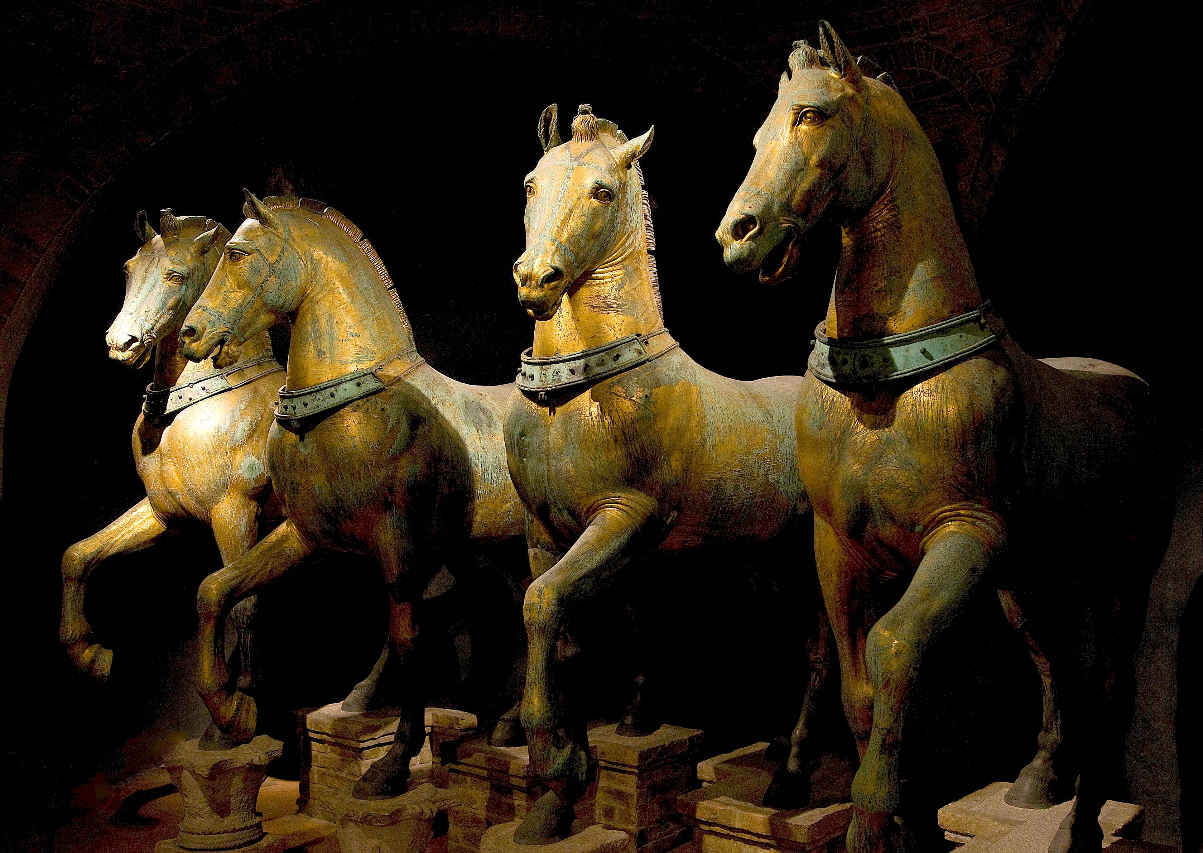 Horses_of_Basilica_San_Marco_bright